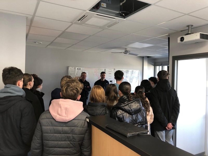 Police Nationale 53 tweet media