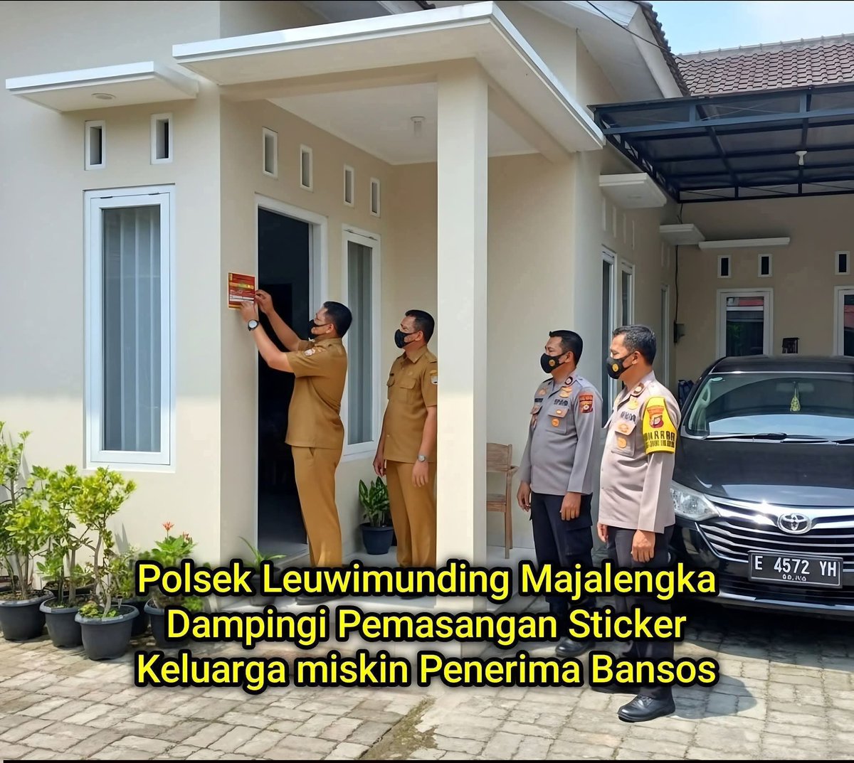 Miskin empathy 

Rumah gedong, mobil pun ada.
