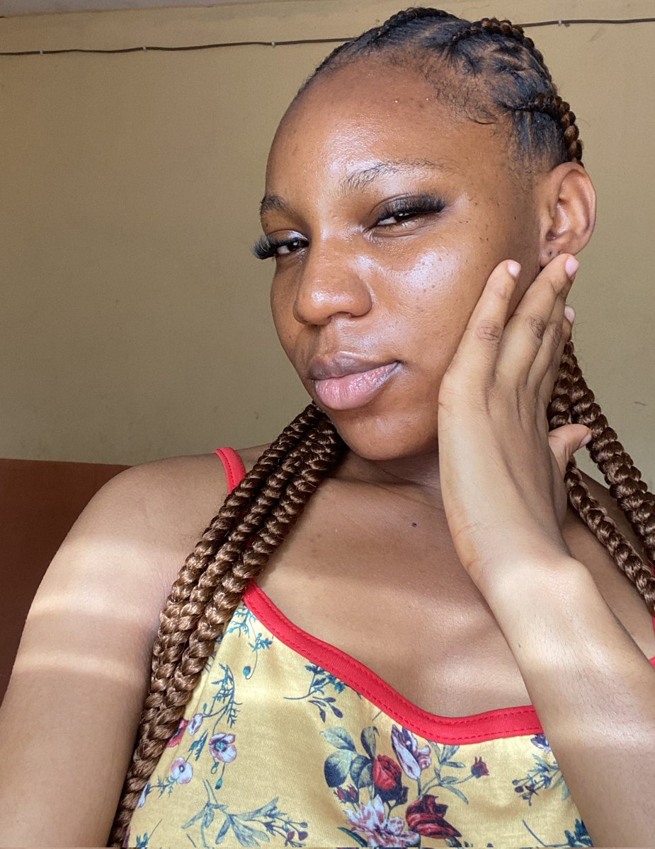 Good morning mutuals🤗let me bless your day with this lovely picture 🥰❤️early morning selfie