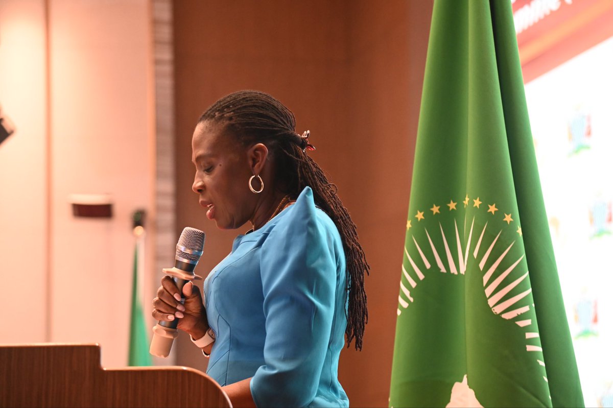 AU_HHS's tweet photo. The vision articulated by @_AfricanUnion is one in which every girl is able to exercise her full rights, free from harmful practices that constrain her
opportunities &amp; predetermine her life trajectory. This vision is firmly grounded in int’l &amp; regional human rights standards. https://t.co/qL6z4zU3Dp