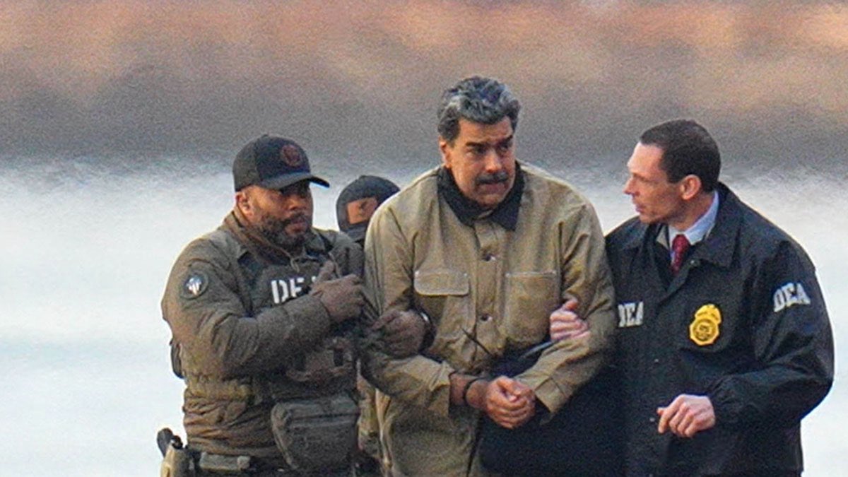 Two socialist tyrants that will never return to power in Venezuela 🇻🇪 One sits in a grave the other sits in an American jail. #SocialismSucks #SocialismoEsMiseria