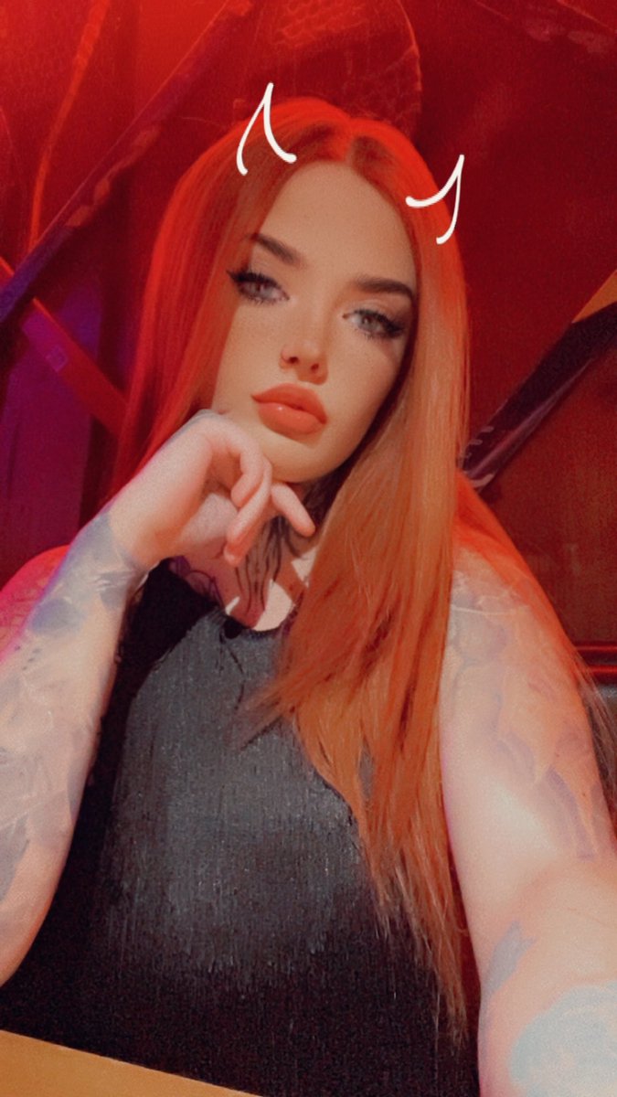 GoddessTia tweet media