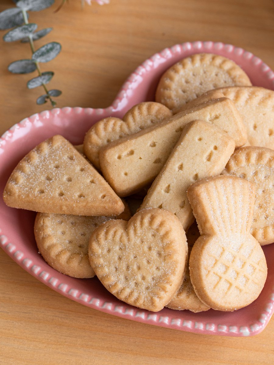 Shortbread's tweet image. Celebrate the important women in your life with a thoughtful gift from Walker's.

Order by 11th March on our website for delivery in time for Mother’s Day.

#WalkersShortbread #ScotlandAtItsFinest #Shortbread #Scotland #AllButterShortbread #FamilyBusiness #MothersDay #Gifting