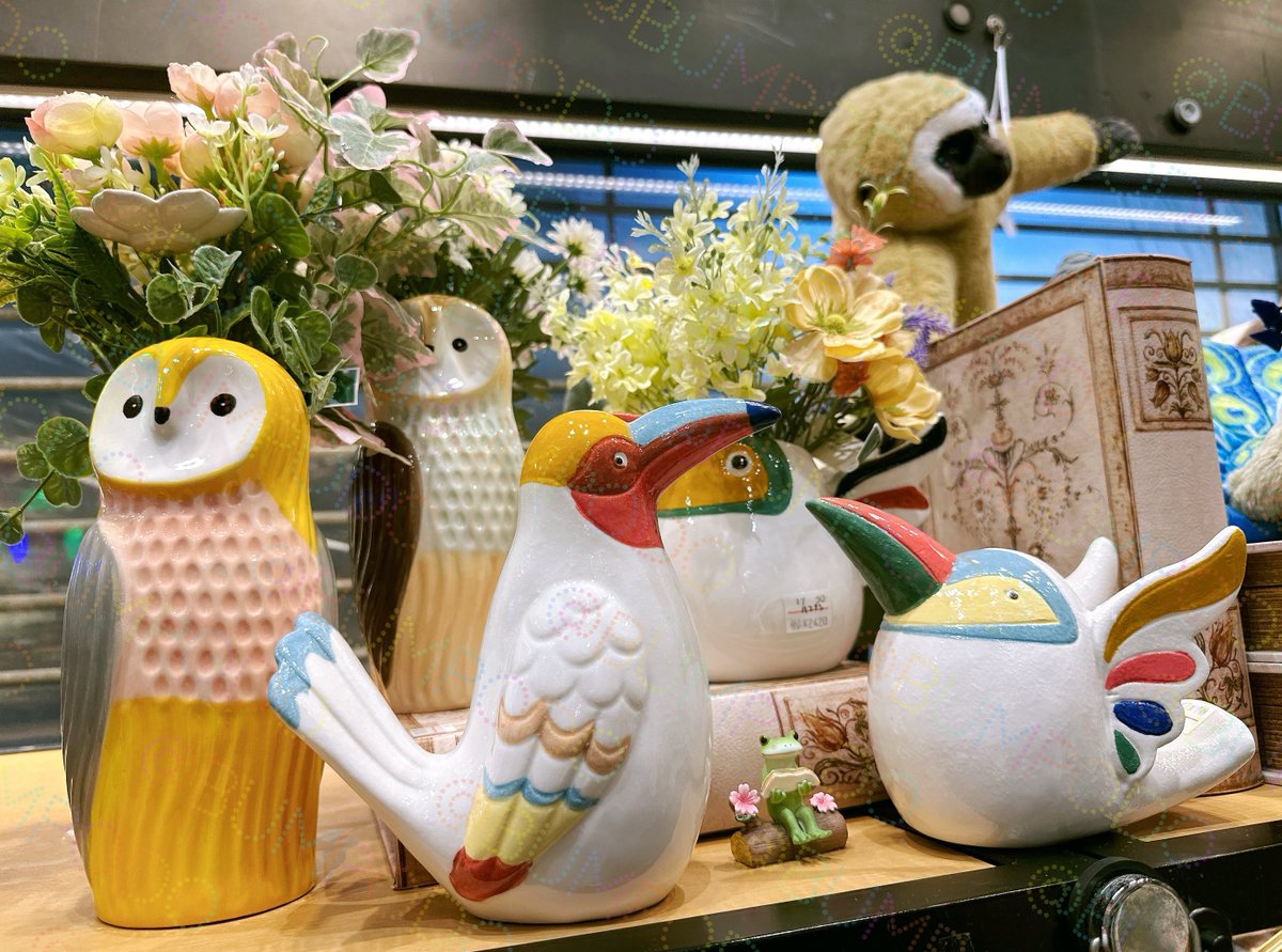 お部屋が華やか＆賑やかに なりそうな花瓶が入荷しました✨️💐 お花を