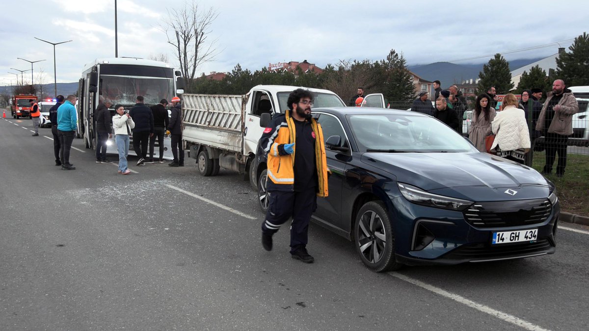 dhainternet's tweet photo. 📌 7 kişinin yaralandığı zincirleme kaza sonrası kavga çıktı; 2 gözaltı

📎 https://t.co/asxpg3CRpF https://t.co/ZJVHL5G2dB