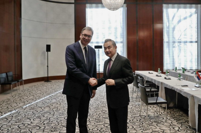 China_Amb_Japan's tweet photo. 塞尔维亚总统武契奇：塞方坚定恪守一个中国原则，坚定支持中方实现国家统一的正当立场，将继续在所有涉及中方核心利益的问题上给予坚定支持。 https://t.co/A7VXG7FnSn