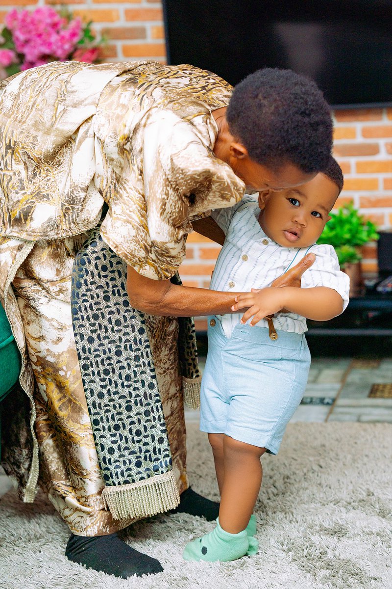 Ksheebah1's tweet photo. Raw. Home. Just being a mother.
When I’m a mother, nothing else exists.
Not the glam. Not the noise.
Just love. And I wouldn’t trade it for anything in this world!

Slide 2 is EVERYTHING 😍
Watching my mother love my son has shown me a softness in her I’ve never seen before🙏🏾

#DaRe🌹
