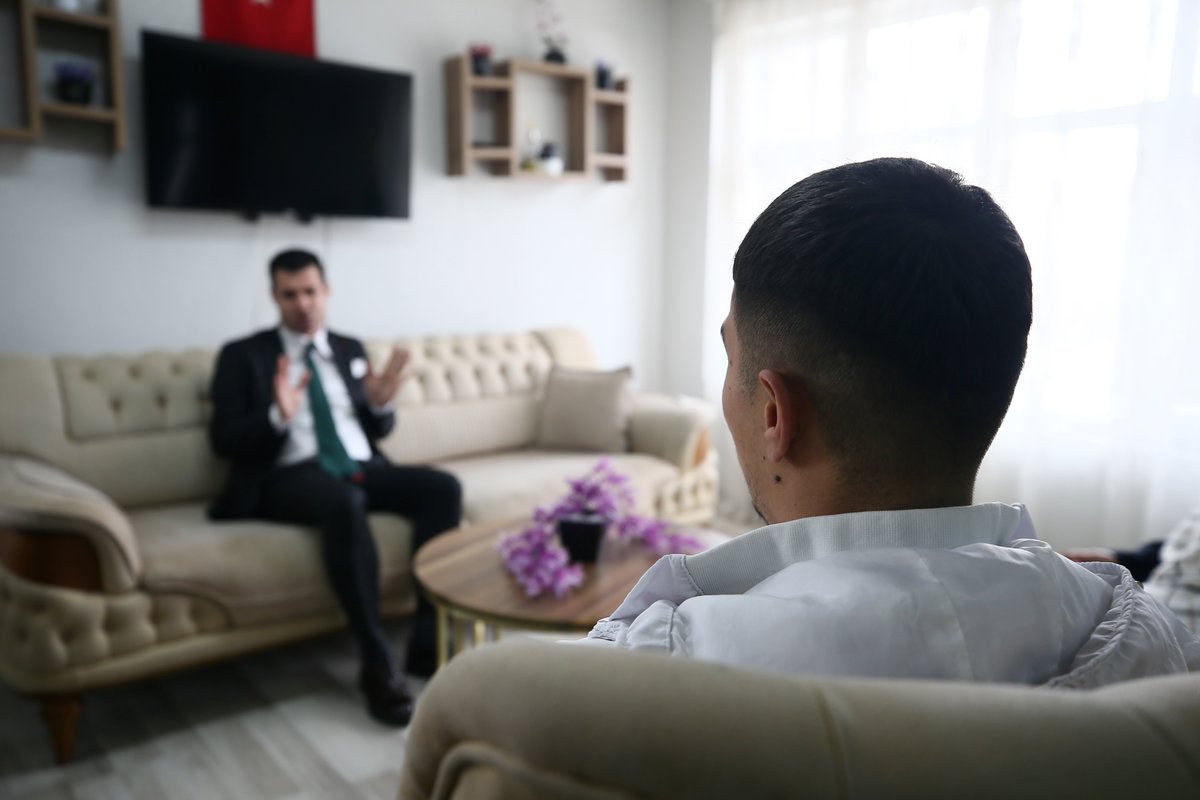 ❝'Bırakamam' diye bir şey yok. İnsan isterse, her şeyi bırakır. Aileniz ve kendiniz için uyuşturucuyu bırakın❞

▪️Uyuşturucu bağımlılığından kurtulan 24 yaşındaki otizmli genç, hayata yeni bir adım attı 

aa.com.tr/tr/ayrimcilikh…