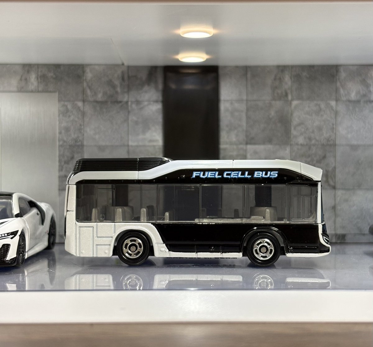 tomifan0417's tweet image. トミカ
No.82
トヨタ SORA
scale 1/137

 #トミカ  #トヨタSORA  #FUELCELLBUS  #燃料電池バス