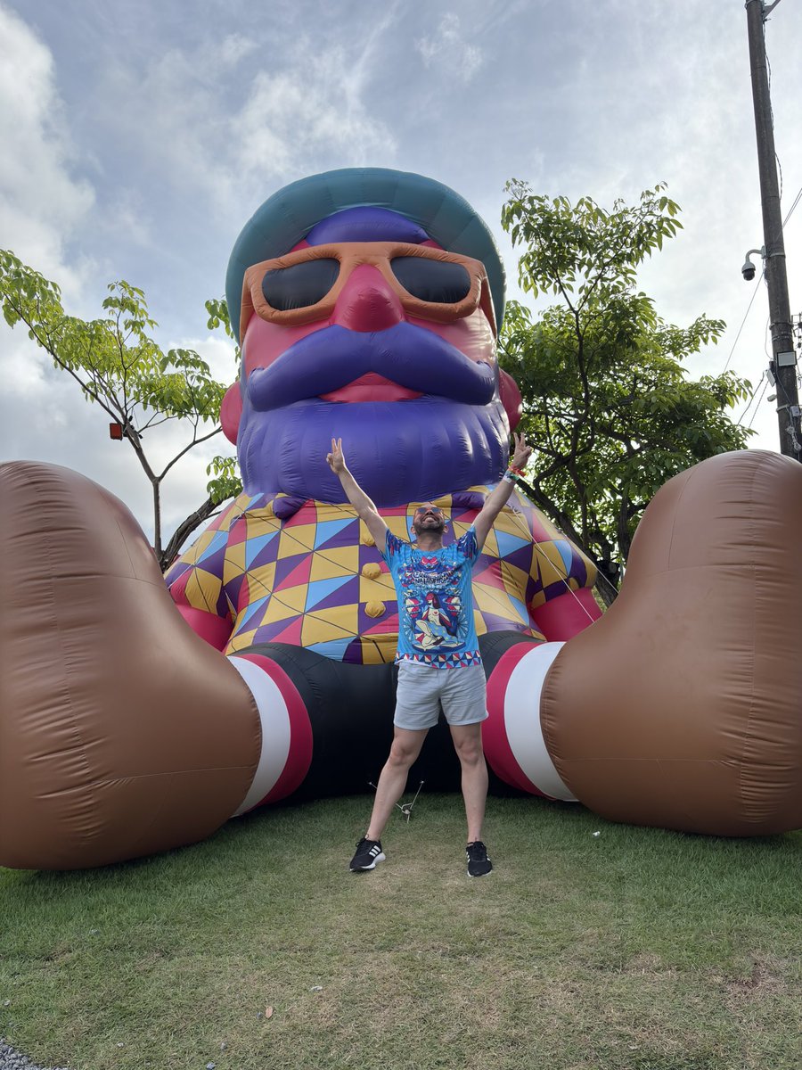 Werbertbf's tweet photo. Obrigado @seucarva por 4 dias incríveis.
Quem viveu, viveu. ❤️💛💚🩵 
#carvalheiranaladeira #olinda #Carnaval2026 https://t.co/Wfu9c549ho