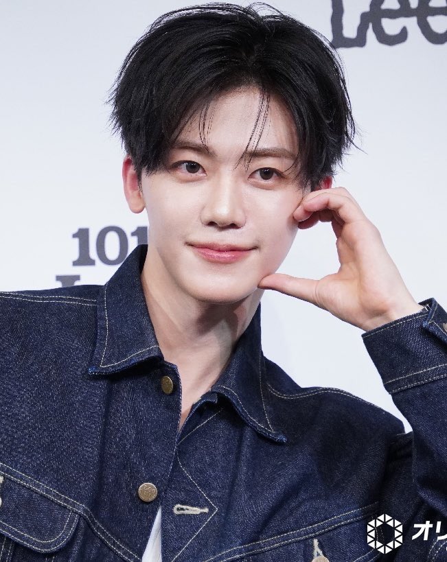 jaemin                                  jaemin
gucci, 2024                        lee jeans, 2026