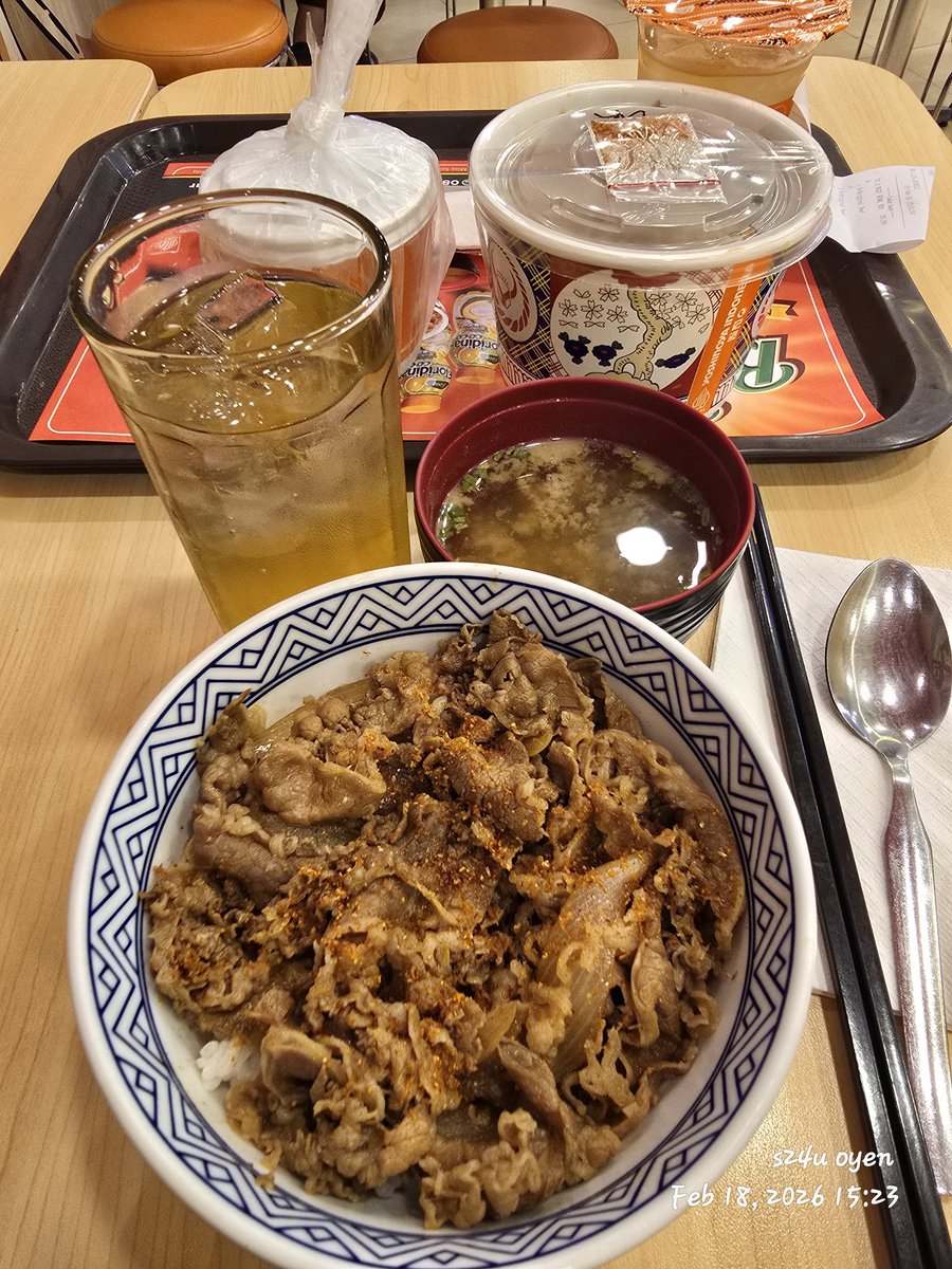 Sehat2 ya bumil mudah2an ga dijahatin pembenci. Alhamdulillah bs dpt jadwal hari ini jg tp siang rapapa wis drpd pas puasa sungkan. Tp jadwal berikut d tgl yg sama n jam yg sama ik, alamat sampe sore 🫠 males banget. Closingan lunch yg terlambat merangkap dinner yg kecepetan 😅