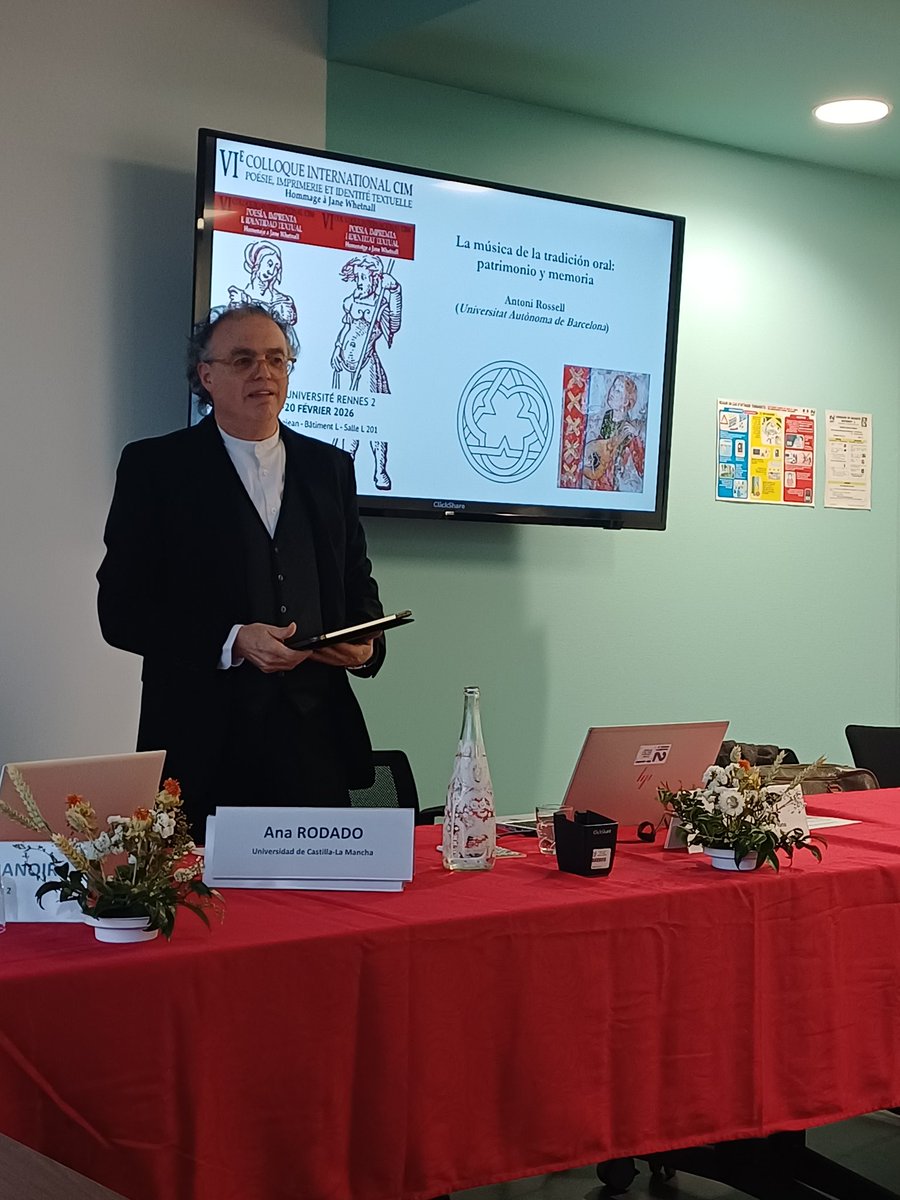 Comienza el VI Coloquio Internacional CIM, "Poesía, imprenta e identidad textual". Homenaje a Jane Whetnall (Université Rennes 2, 18-20 de febrero de 2026).

Ponencia inaugural de Antoni Rosell: "La música de la tradición oral: patrimonio y memoria".