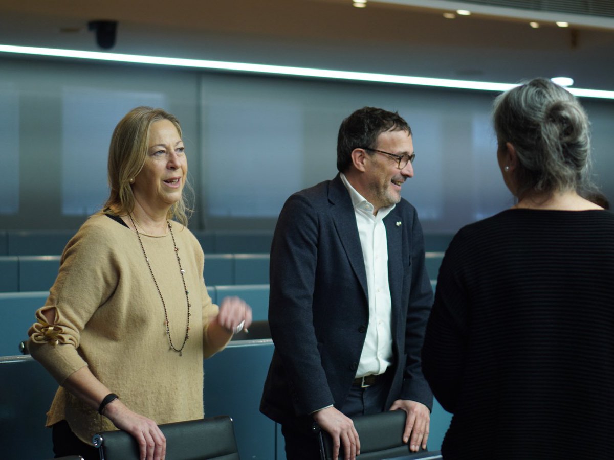 Junts_BCN's tweet photo. ↔️ En marxa la Comissió de Presidència, Seguretat i Règim Interior de la setmana de #ComissionsBCN amb els regidors de Junts @jmartigalbis, @neusmunte, @josep_rius i @_VictoriaAlsina.
☝🏻 Parlarem dels assentaments de la muntanya de Montjuïc i de les noves necessitats de seguretat i convivència.