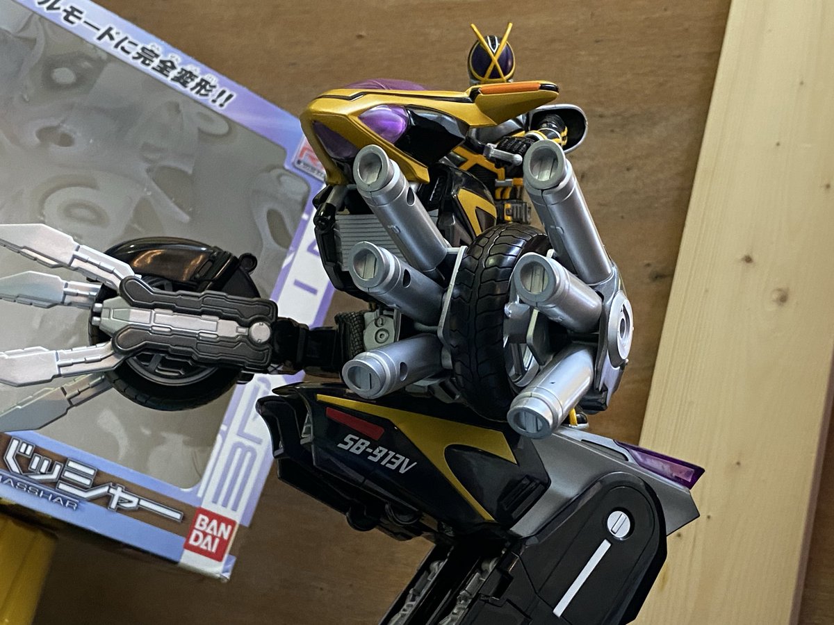 仮面ライダーコーナー情報】 RHFカイザ&サイドバッシャー…‼︎ デカい