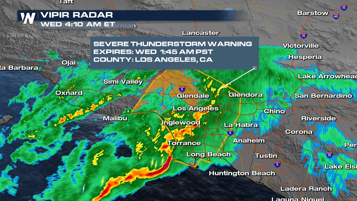 WeatherNation's tweet image. LOOK OUT LA!
A severe thunderstorm is moving through the LA metro this morning, capable of 70 mph winds! Watching some weak rotation closing in on Long Beach
#CAwx