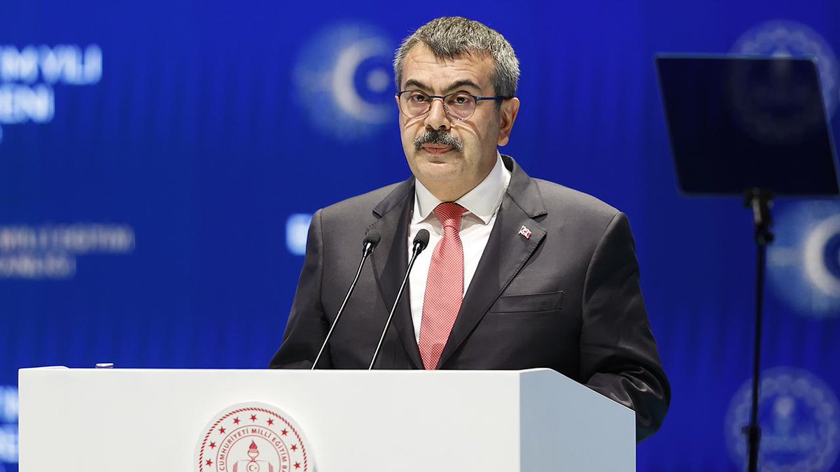 OdakTV1's tweet photo. BirGün Gazetesi:  

Milli Eğitim Bakanı Yusuf Tekin’in "okullarda Ramazan etkinlikleri" kararı bir adım daha ileri taşındı. 

  Bazı okullarda öğrencilere, tuttukları oruçları, kıldıkları namazları ve çektikleri zikirleri kaydedebilecekleri "Ramazan Çetelesi" dağıtıldı. https://t.co/U6ApYkbGn6