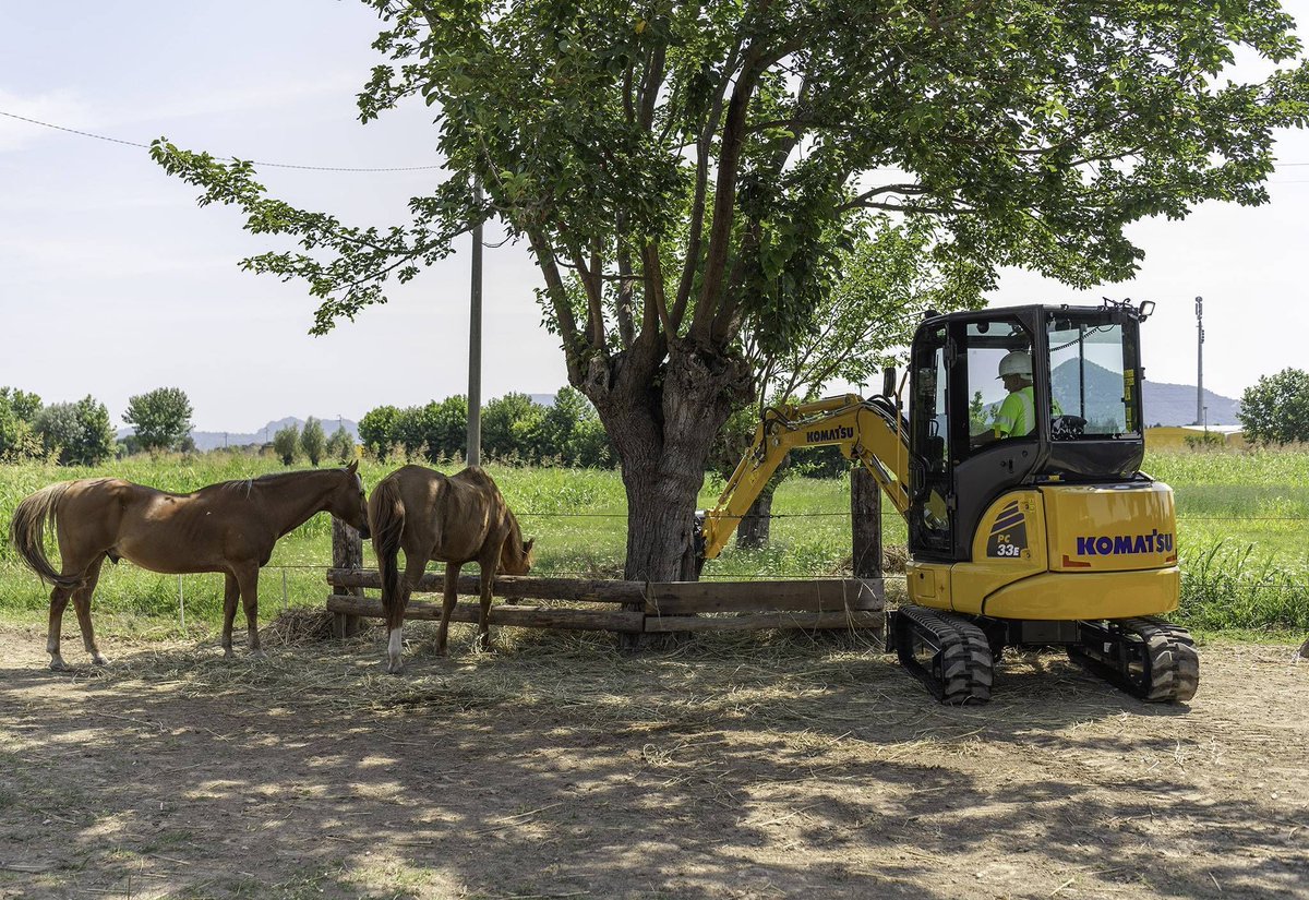 Did you know that Komatsu offer three electric mini diggers? These ...