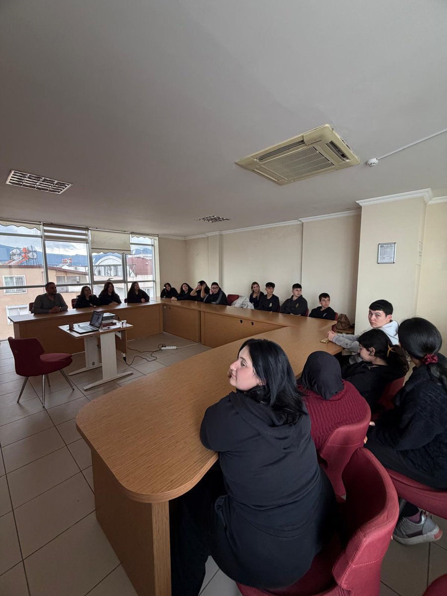 Kepez Sosyal Hizmet Merkezi Müdürlüğümüz tarafından, Prof. Dr. Tuğgeneral Cevdet Demirkol Ayhan Demirkol Mesleki ve Teknik Anadolu Lisesi öğrencilerine yönelik düzenlenen eğitimde Çocuk Hakları anlatıldı.  <a href="/tcailesosyal/">T.C. Aile ve Sosyal Hizmetler Bakanlığı</a>