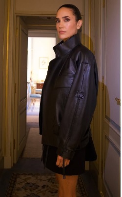 Pewnie zastanawiacie się po co wrzucam aktualne zdjęcie aktorki Jennifer Connelly. 

Otóż jest w wieku, w którym pracując w polskiej szkole, właśnie mogłaby pójść na świadczenie kompensacyjne. 

Polki za szybko są zachęcane pieniędzmi podatnika do zejścia z rynku pracy.