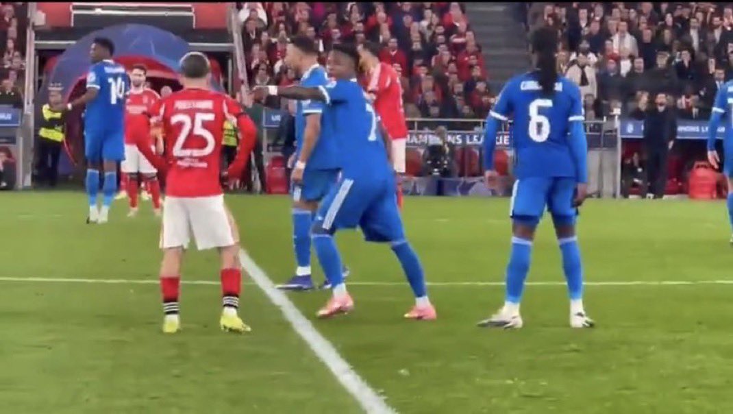 <a href="/SLBenfica/">SL Benfica</a> You’ve had all night to speak to the players and learn what happened. 

Instead of releasing an official statement of apology to Vinicius Junior and the Real Madrid players for what transpired at Estádio da Luz and that you don’t condone racist abuse from the players and