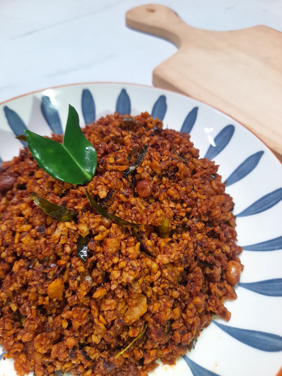 Recook resepnya Chef Rudy Choirudin buat sahur pertama besok. Rasanya mirip2 kacang Thailand. Enak. 🤤

instagram.com/reel/DUrqcNZD4…