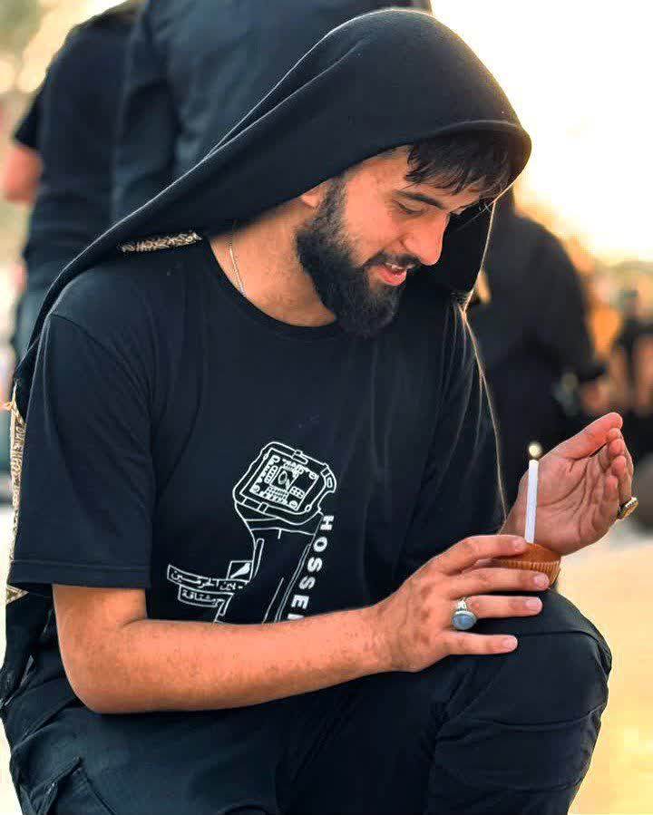 او تمام زندگی نو عروس دهه دهشتادیش بود  💔
شهید مصطفی علیخانی
#۲۴۲۷_شهید_ترور