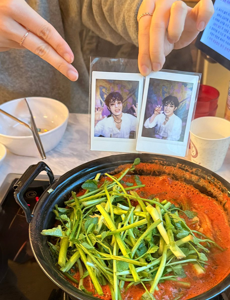 ꒰ঌ🐰໒꒱ 변히상 없이 사는 건 미친 짓이다...🥹