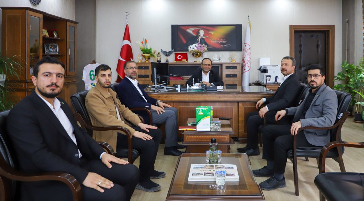 Şanlıurfa İl Sağlık Müdürü Dr. Öğr. Üyesi Erhan Berk'i ziyaret ettik.

Ziyaretimizde, Şanlıurfa’nın sorunları ve çözüm önerilerini ele aldığımız Şanlıurfa Özel platformumuz hakkında bilgilendirmelerde bulunarak, bu kapsamda Urfamızın sağlık sorunlarını da ele aldığımız