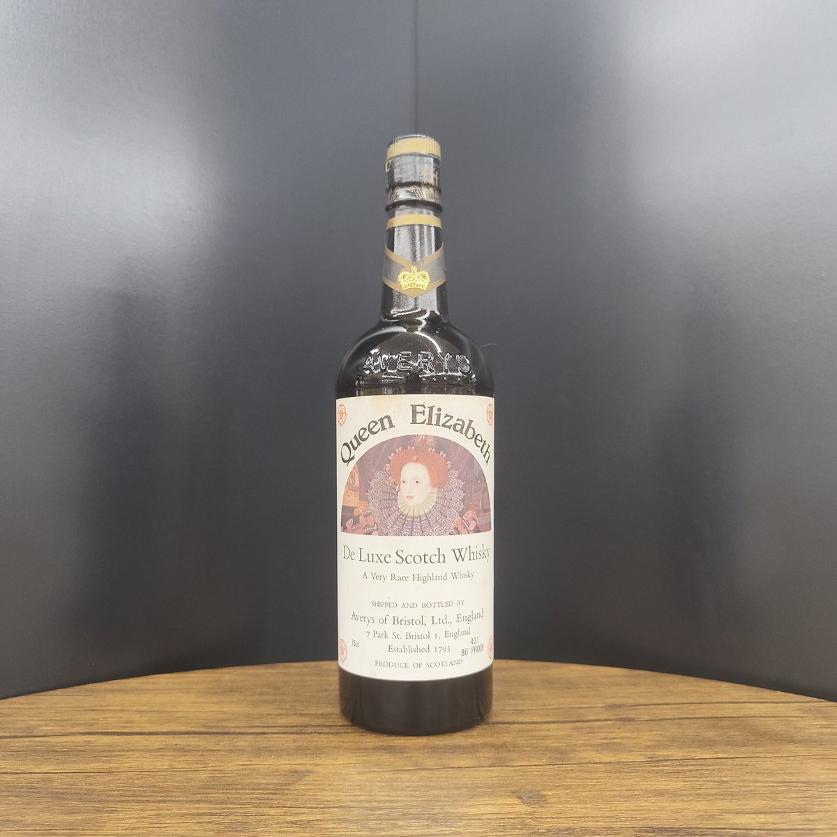 クイーンエリザベス デラックス】入荷のお知らせ ラベルに描かれている