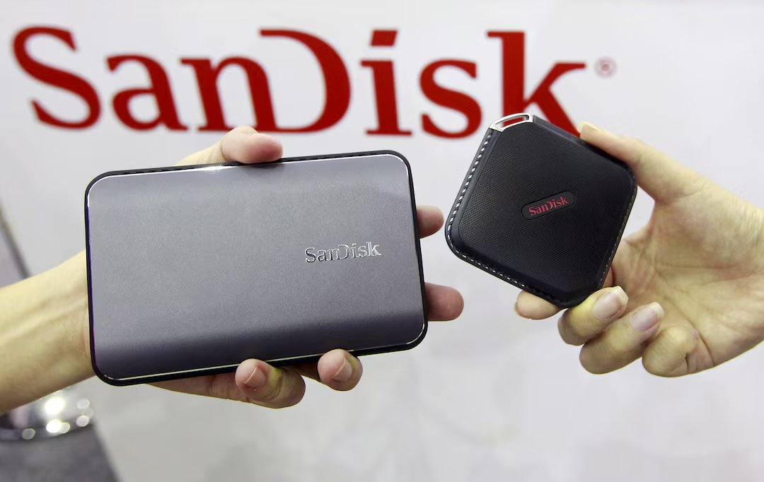 Alpha_Bronze's tweet photo. Western Digital to sell partial Sandisk stake for $3.17 billion to cut debt! $WDC $SNDK #tech #hardware #diskdrive
https://t.co/UEuKnPyigr https://t.co/55hN9CHj4I