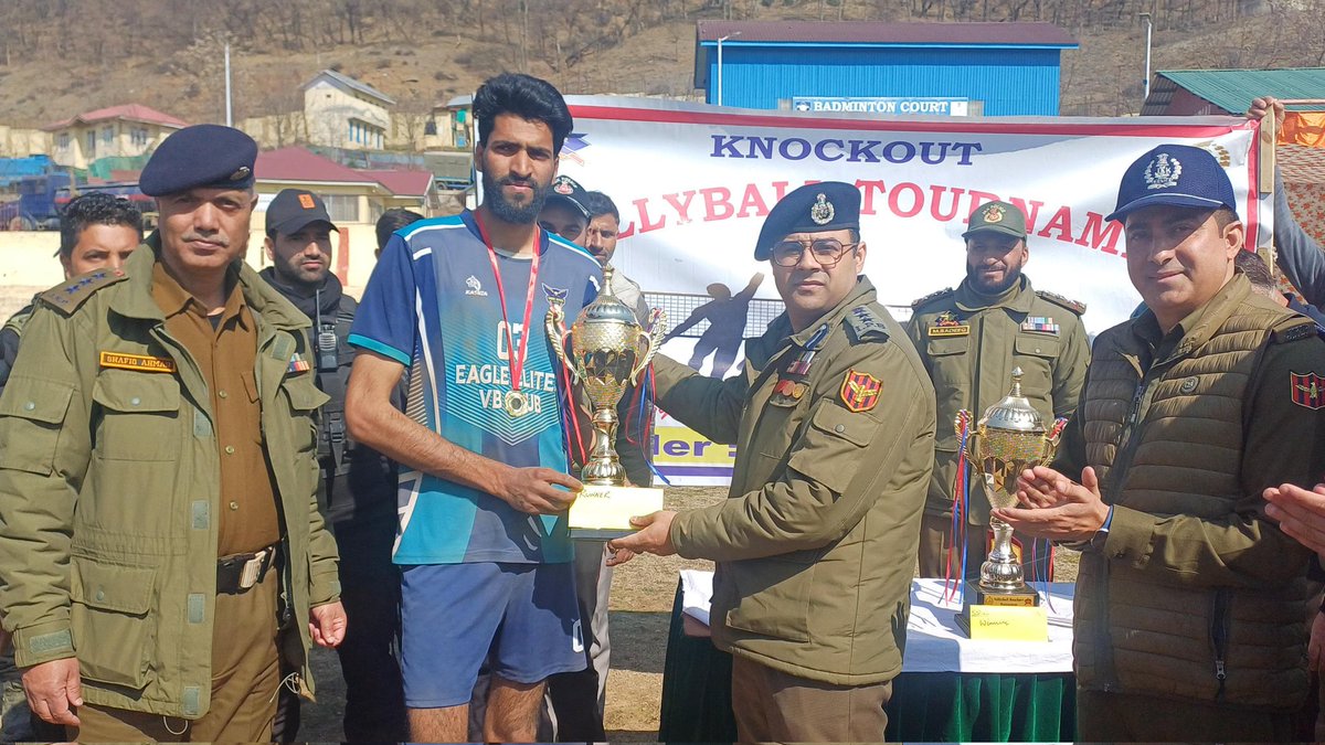 DISTRICT POLICE HANDWARA tweet media