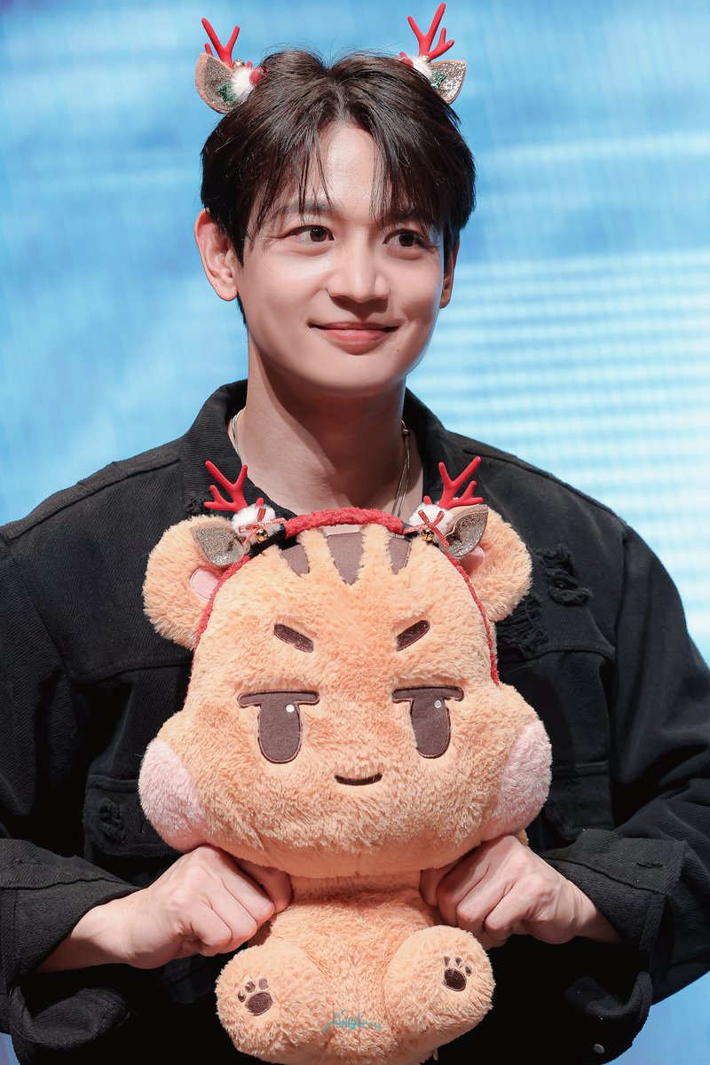 Till_pick's tweet image. 251222 Ktown4U 대면 팬사인회

#SHINee #민호 #MINHO #ミンホ