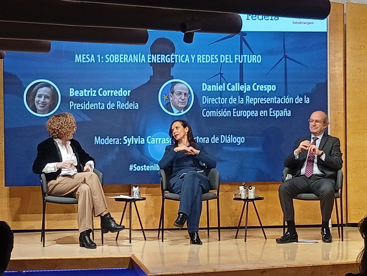 Hoy estamos acompañando a la Fundación Diálogo para analizar la #SostenibilidadEstratégica con <a href="/BeatrizCorredor/">Beatriz Corredor</a> de <a href="/RedeiaCorp/">Redeia</a> y <a href="/DCallejaEC/">Daniel Calleja</a> de la <a href="/ComisionEuropea/">Comisión Europea en España</a>