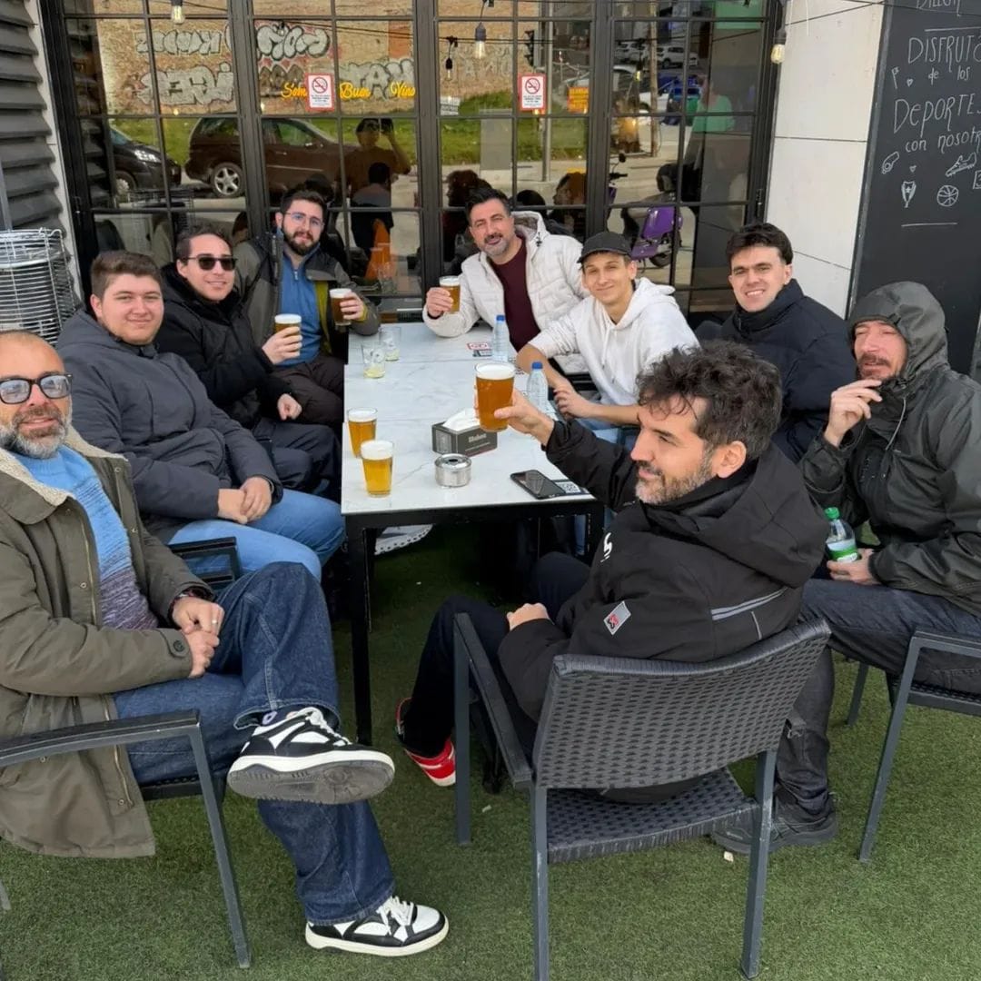 Excepcional grupo humano y enorme su evolución en la 4ª edición del taller de narración en <a href="/EdPeriodismo/">Escuela UAM-EL PAÍS</a>. Procedentes de Murcia, Granada, Alicante, Lleida... incluso uno ex profeso desde Puerto Rico. ¡Gracias por vuestra confianza! Atent@s a vuestras pantallas para la 5ª edición.