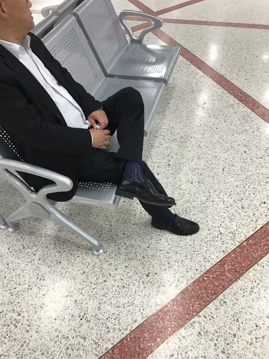 年轻瘦高1喜正装丝袜0 tweet media