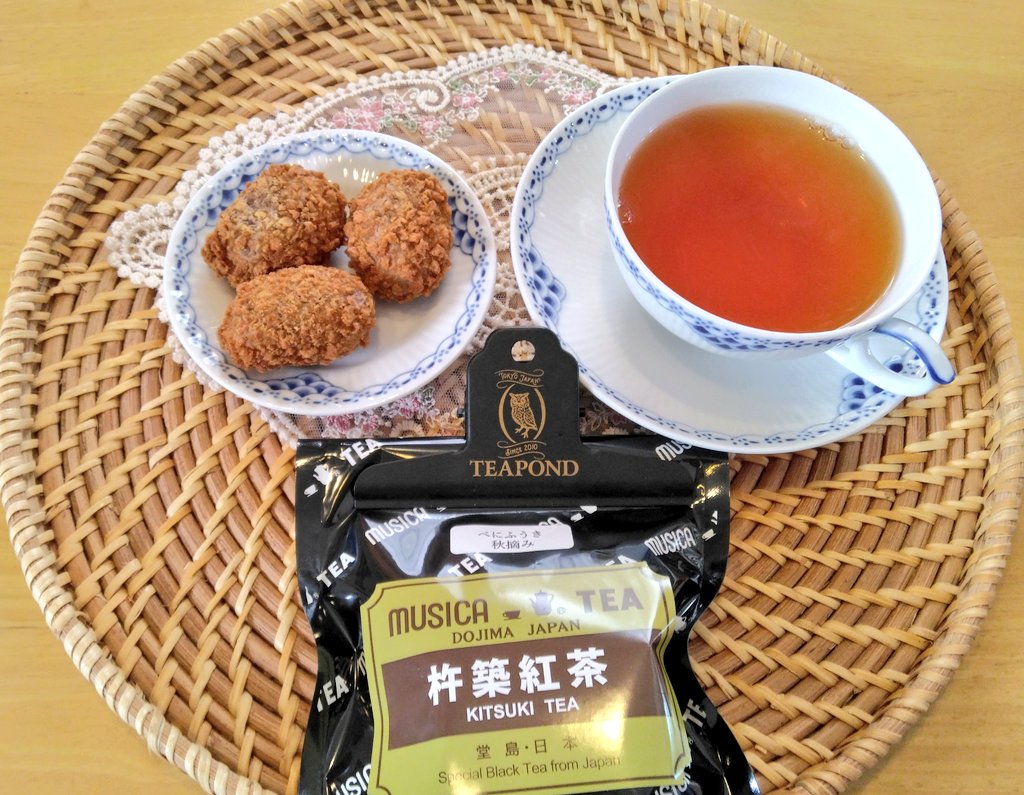 今日発売のマクド、クリームブリュレホットドーナツ
娘「…唐揚げ？」ﾁｶﾞｰｳ!🤣
もっちり食感で美味しかったです😋
ムジカティー 杵築紅茶淹れました