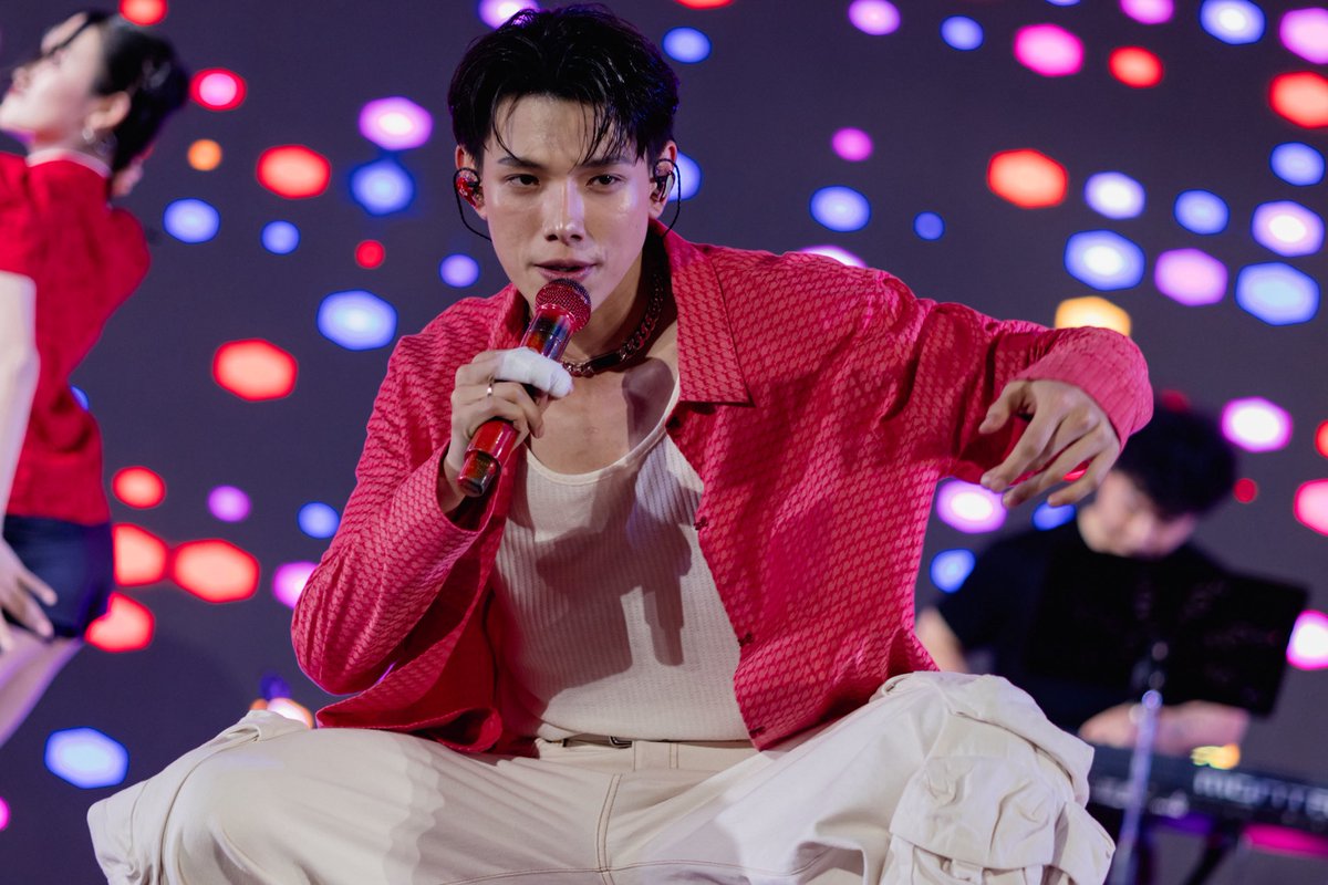 ขอวิธีรับมือกับความเท่ของต้าห์อู๋หน่อยค่ะ 🫠

🧧#DAOU ในงาน Siam Paragon A Prosperous Chinese New Year 2026 'Amazing Thailand Happy Chinese New Year 2026' ณ พาร์ค พารากอน ชั้น M สยามพารากอน 

#ต้าห์อู๋ #oueiija #SiamParagon