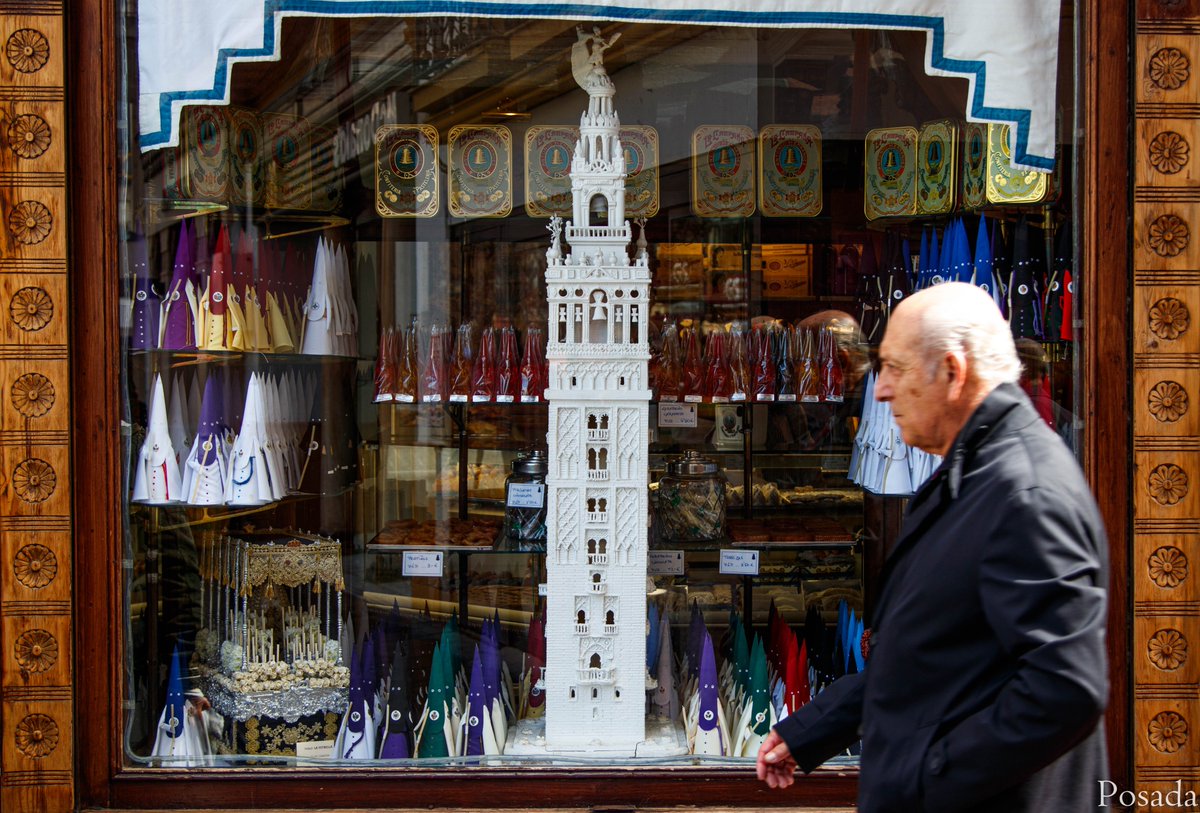 "Abre la puerta, niña, que el día va a comenzar"

#Sevilla #Cuaresma2026