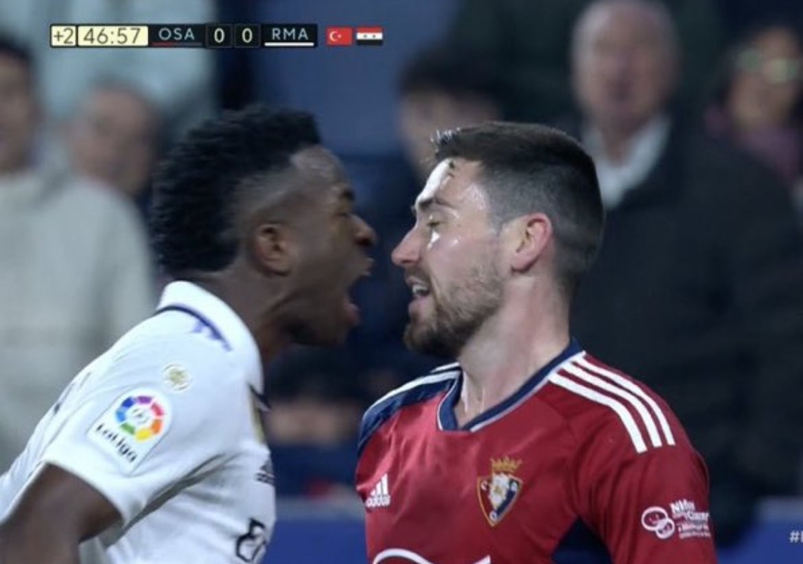 Araujismooo's tweet image. Seguro que le insultó por ser negro y no por ser mala persona, sí, seguro.