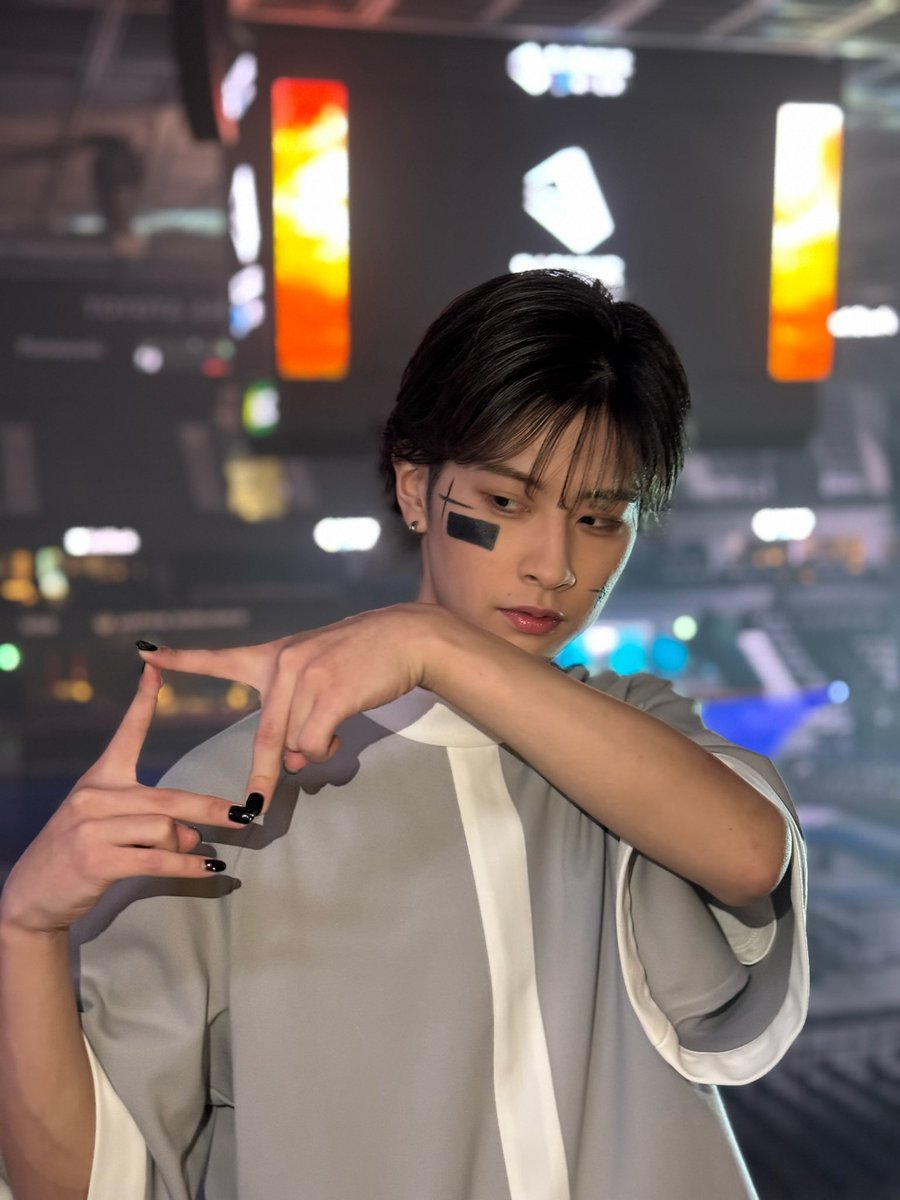 明日2月19日18:00 ~ 20:00はFAV投票時間です🤦

第3回FAV感謝祭の締切日なので有り余ったFAVを僕にください

大変なほどに喜びます🫶