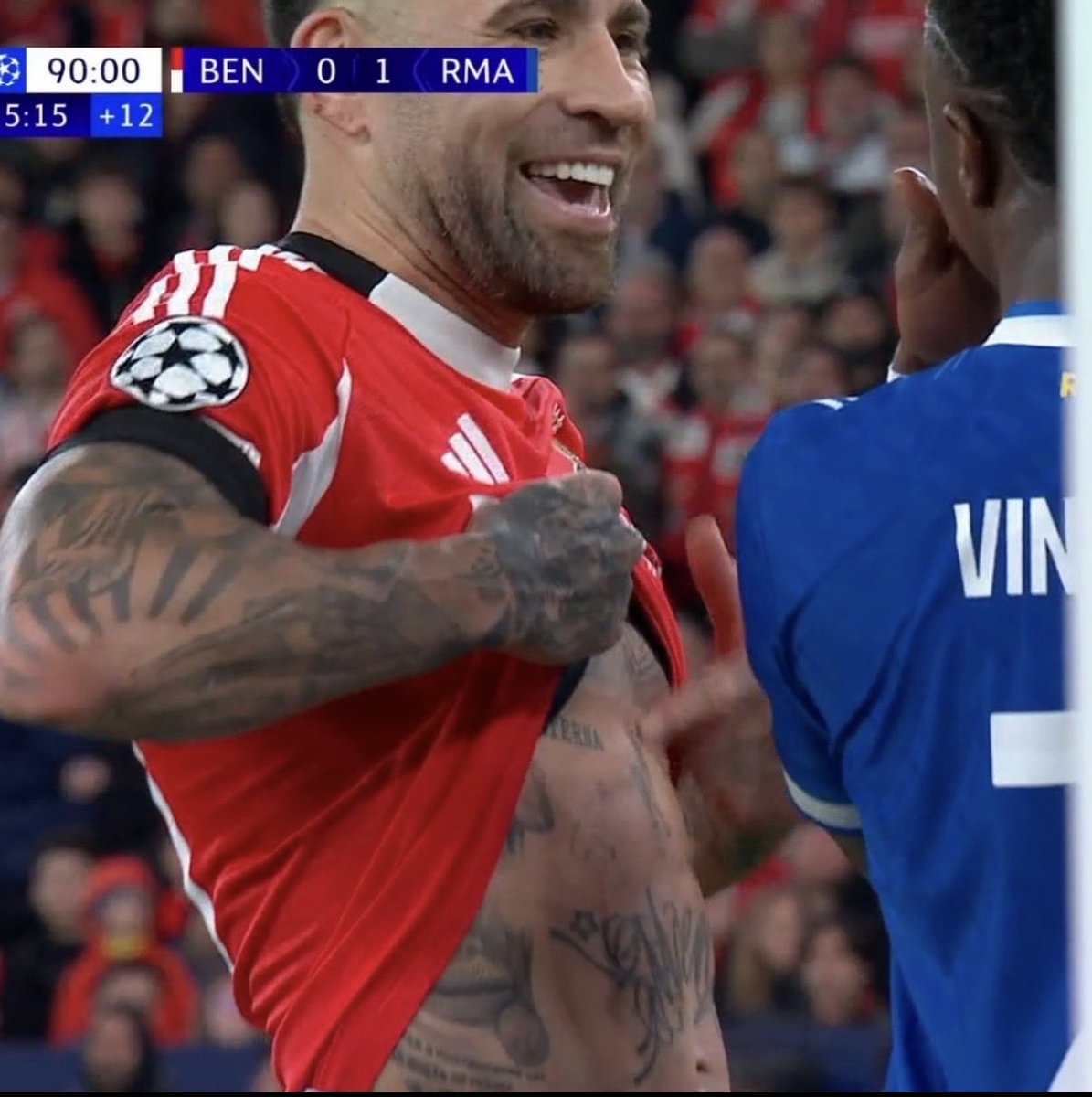 Señora, cuando su hijo siempre tiene problemas con la gente, quizás no sea la gente, sea su hijo.

⚽⛱️