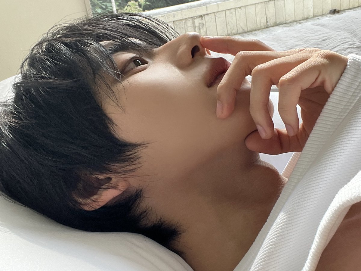 예쁜남자 아카이브 tweet media