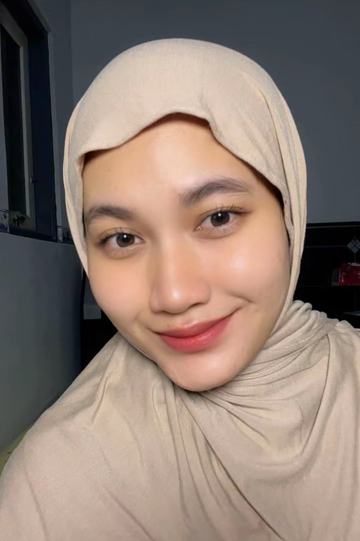 Pokoknya lebaran kulit harus tetep glowing ga sih, meskipun puasa harus tetep merawat kulit biar tetep sehat yaa

Nahh ini best produk 2025 yang masih worth it dibeli sebelum lebaran 2026 sih 😆🫶💕 
#PejuangGlowUpRamadan