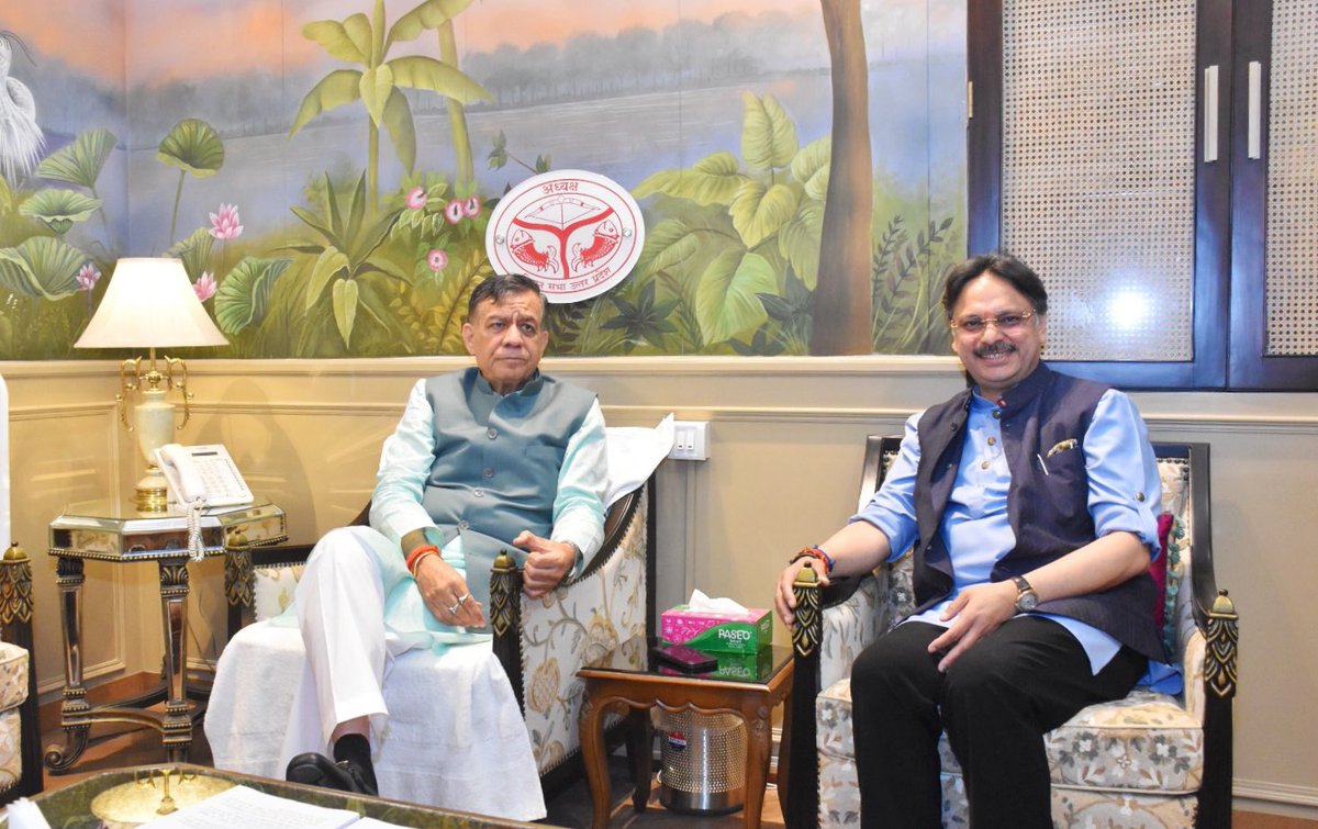 RajeshwarS73's tweet photo. आज @UPVidhansabha की कार्यवाही के आठवें दिन सदन में सहभागिता के दौरान आदरणीय विधानसभा अध्यक्ष श्री @Satishmahanaup जी का प्रेरक सानिध्य प्राप्त हुआ।

विकास, सुशासन और जनकल्याण के मुद्दों पर सार्थक चर्चा के साथ प्रदेश की प्रगति और आत्मनिर्भरता के संकल्प को और सशक्त बनाने पर संवाद हुआ। उत्तर प्रदेश बजट 2026-27 केवल आंकड़ों का दस्तावेज नहीं, बल्कि विकास की नई रफ्तार का दृढ़ संकल्प है।