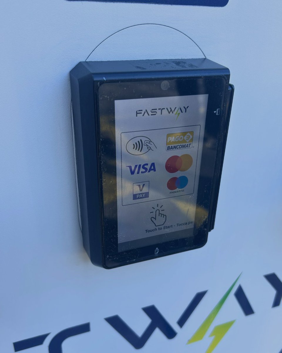 FastWayEnergy's tweet photo. Con #FastWay la ricarica è più accessibile: stiamo lavorando per rendere disponibile sul nostro network il #POS!🙌🏻 

Ideale per turisti di passaggio, chi viaggia con auto a noleggio e chi guida elettrico solo ogni tanto. Avvii e paghi senza app o account specifici💳
#eMobility https://t.co/5hZ1s3wnQK