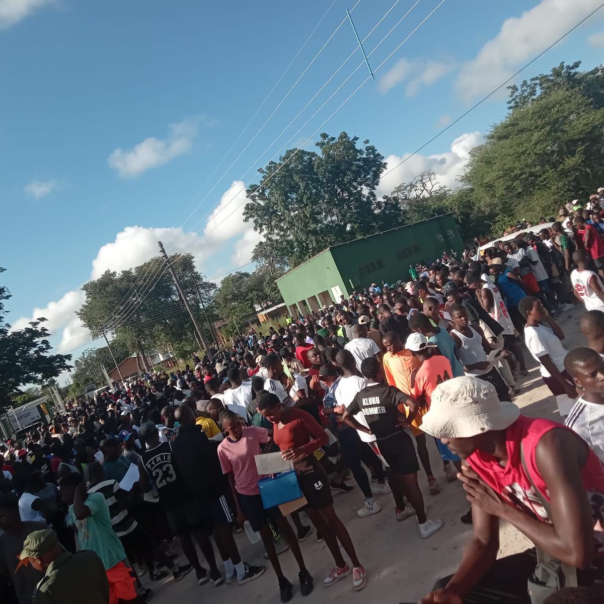 Happening now in Hwange: young people are demanding jobs at Hwange Safari Lodge. Living beside rich natural resources yet excluded from opportunities, youths say they’re treated like foreigners in their own community. We demand dignity, inclusion &amp; jobs.
#DontAmendTheConstitution