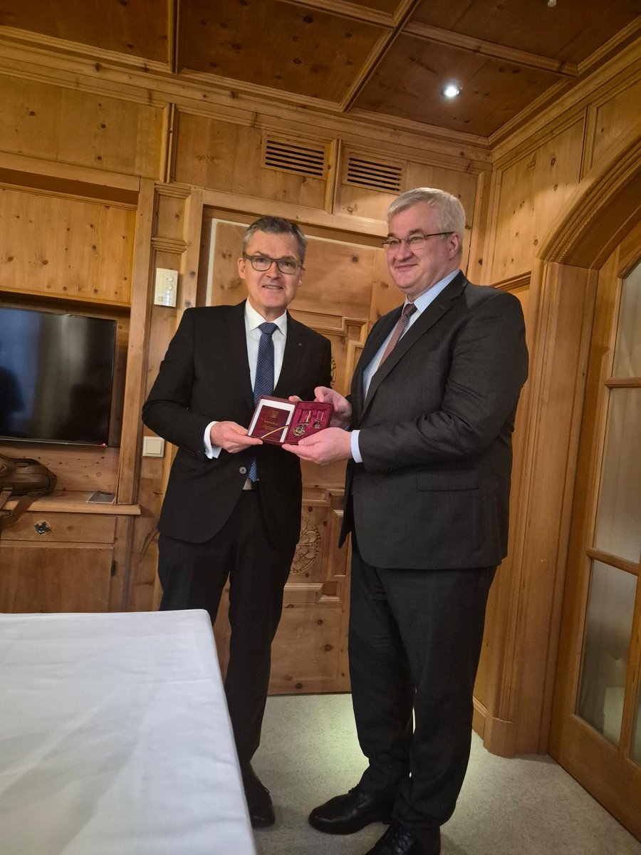 On the sidelines of the MSC, Foreign Minister <a href="/andrii_sybiha/">Andrii Sybiha 🇺🇦</a> awarded me the Order of Merit, 3rd class. It is a great honor for me to be awarded by the great, courageous, and brave nation of Ukraine. But the glory and thanks go to the Ukrainian people, the soldiers who fight