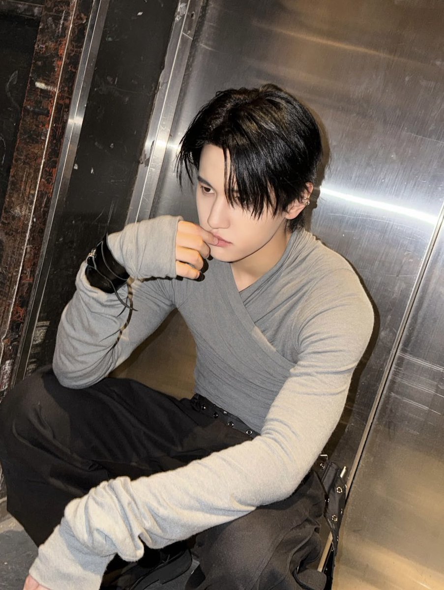 8TURNBASE's tweet photo. 8TURN #JAEYUN looks yumalicious for first week of bruise promos https://t.co/nsGidTEtYs