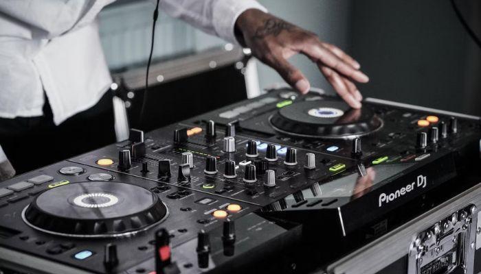 BREAKING: The Kano State Censorship Board has ordered the immediate suspension of all entertainment centres across the state, including event centres and DJ’s.